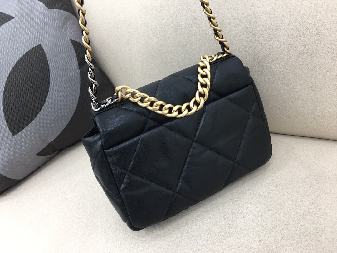 Lambskin 19 Handbag Flap Bag AS1160 Black